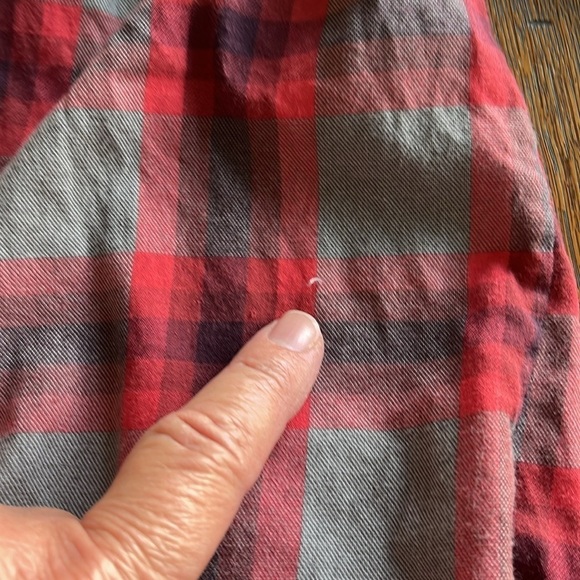J.Crew Plaid Button-down Shirt Long Buttoned Sleeves Size Small Gray and Red - Picture 12 of 13